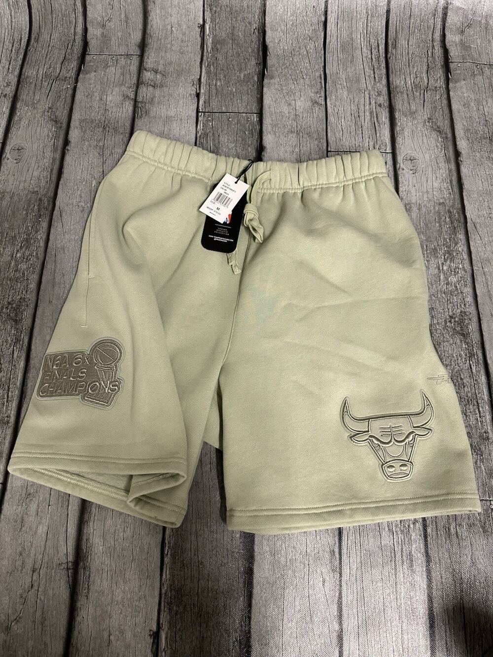 NWT Men’s Pro Standard Chicago Bulls Shorts Moss Green Neutral Medium